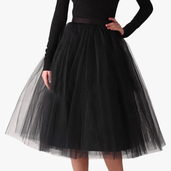 Twirl Ms. lady, in this A-line tulle petticoat midi skirt. Sassy & sweet. - Picture 7 of 7